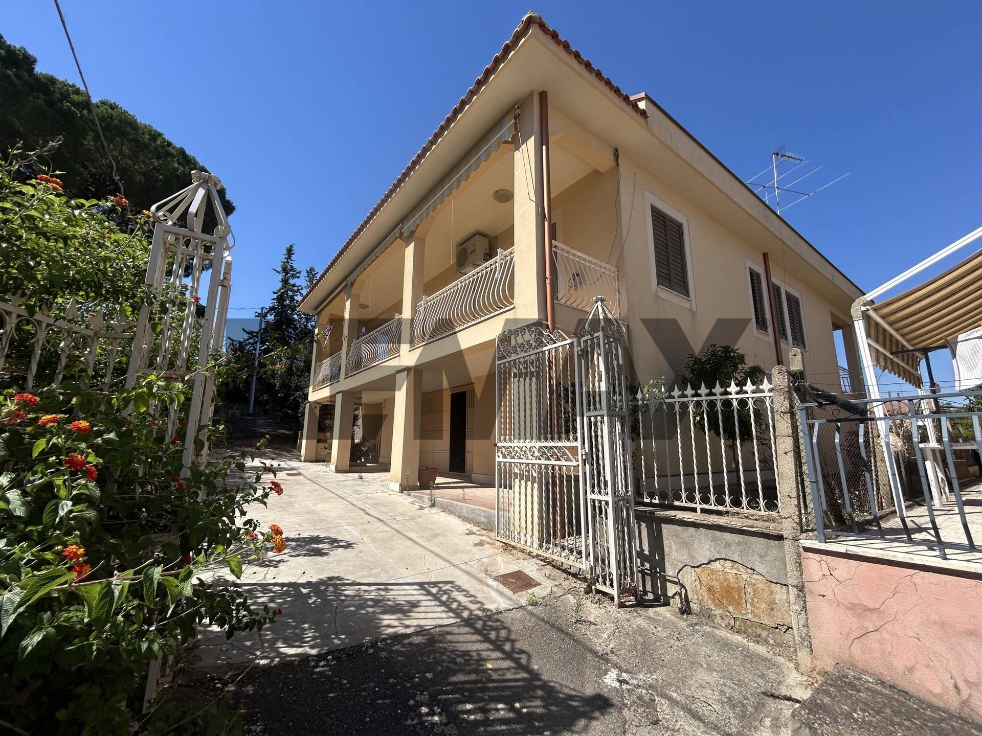 Villa in Via della Pace 109, Pietraperzia