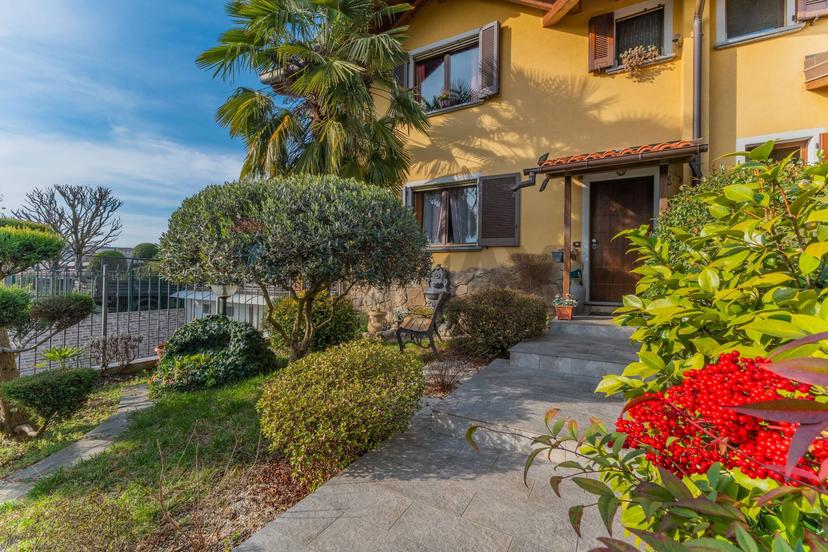 Villa in Via Kennedy 1, Fagnano Olona — foto 2 di 5