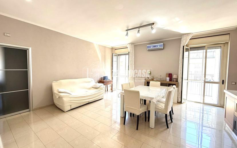 Trilocale in Piazza Scaramella, Foggia