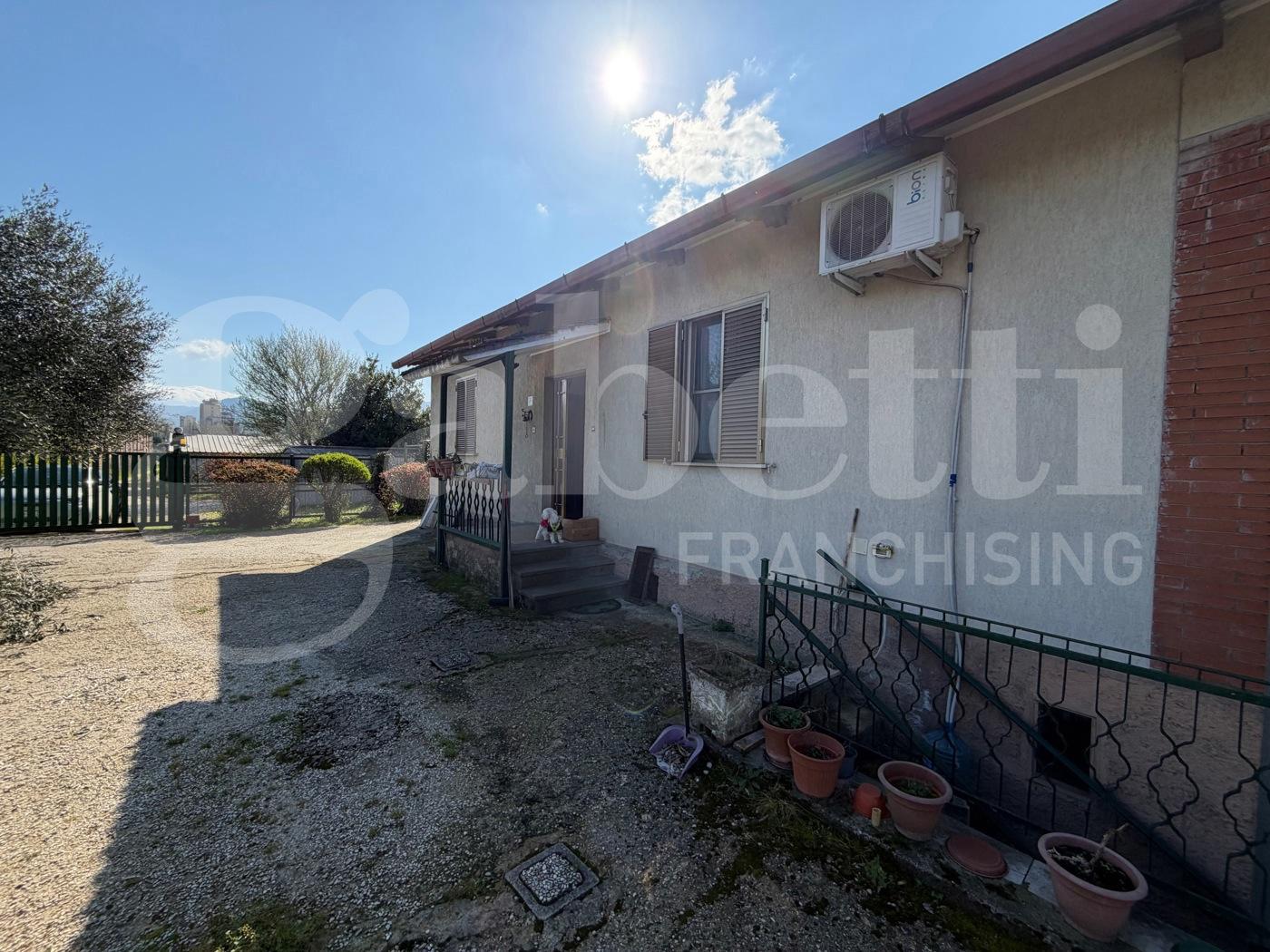 Casa indipendente in Strada di Santa Filomena , Terni