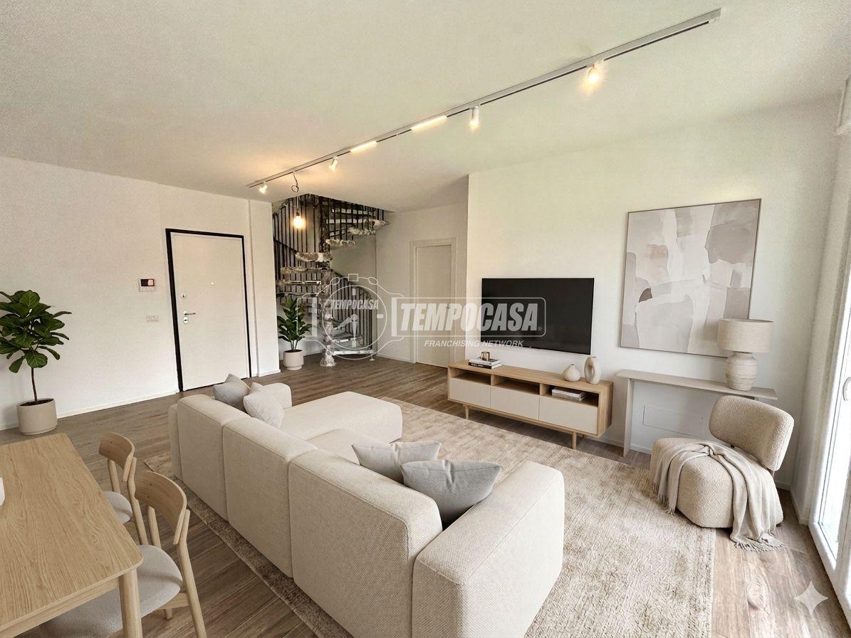 Attico in Via Tevere 22, Villa Guardia