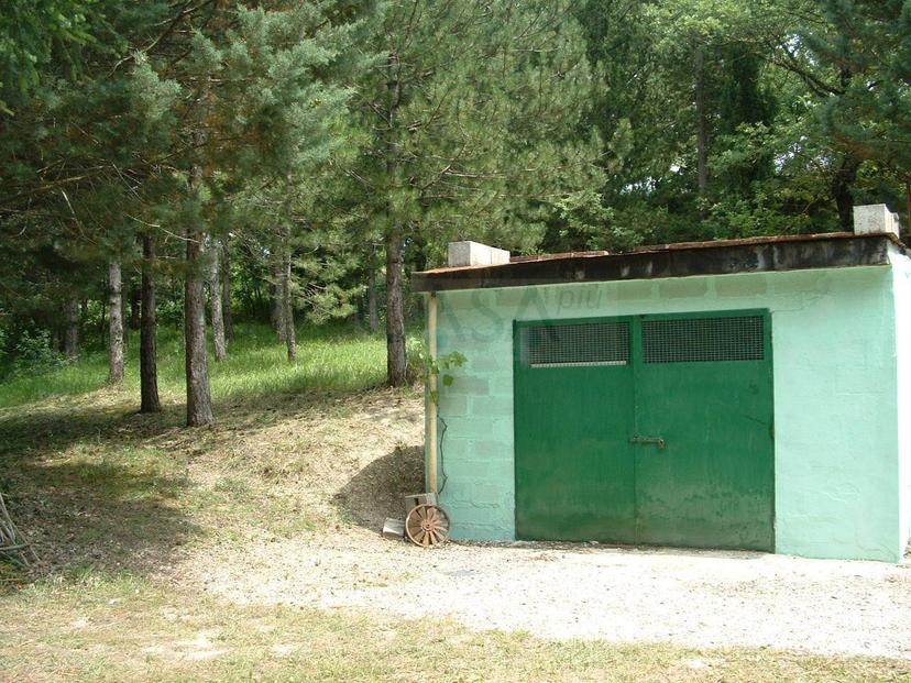 Rustico in Frazione Attiggio, Fabriano — foto 3 di 5