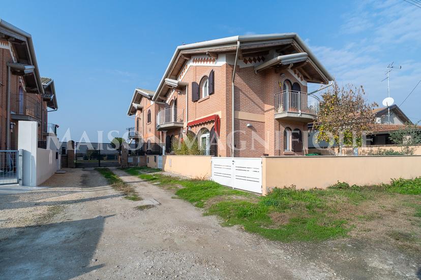 Villa in Via della Costituzione 14 / B, Lagosanto — foto 5 di 5