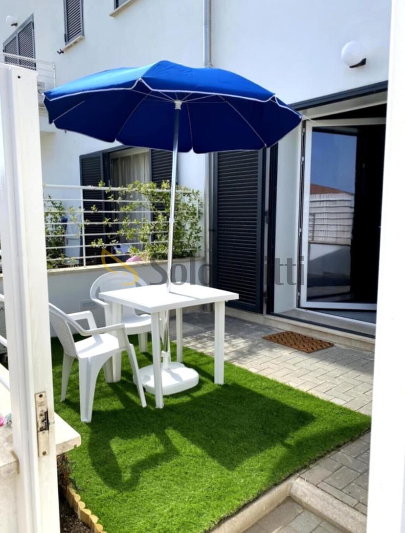 Monolocale in Viale di Focene, Fiumicino