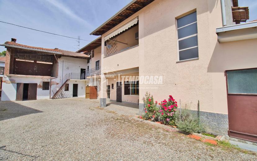 Casa indipendente, Barengo — foto 2 di 5
