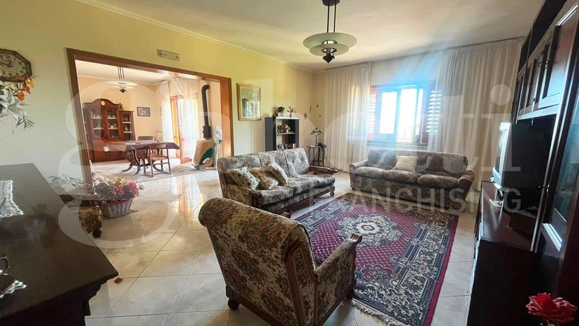 Casa indipendente in Via Giuseppe Garibaldi, Rocchetta e Croce