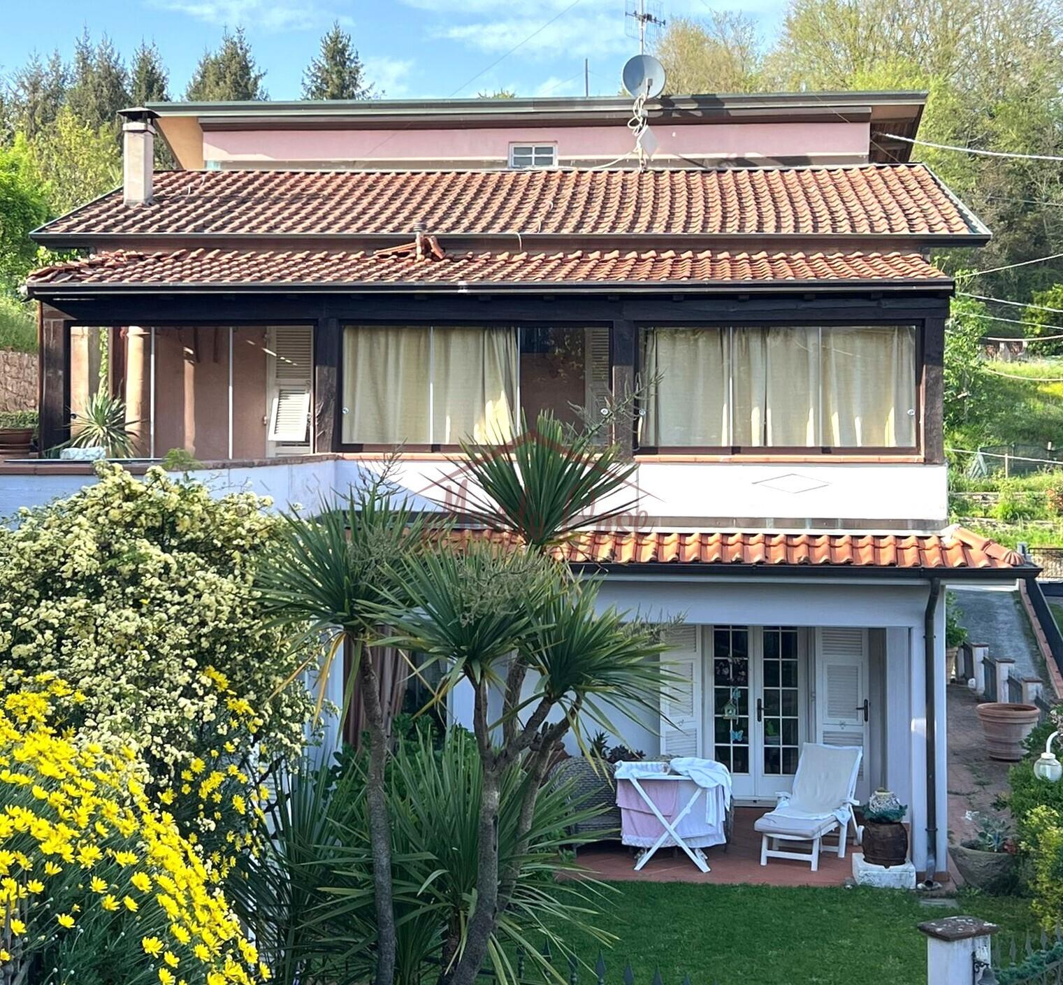Villa a schiera, Fivizzano