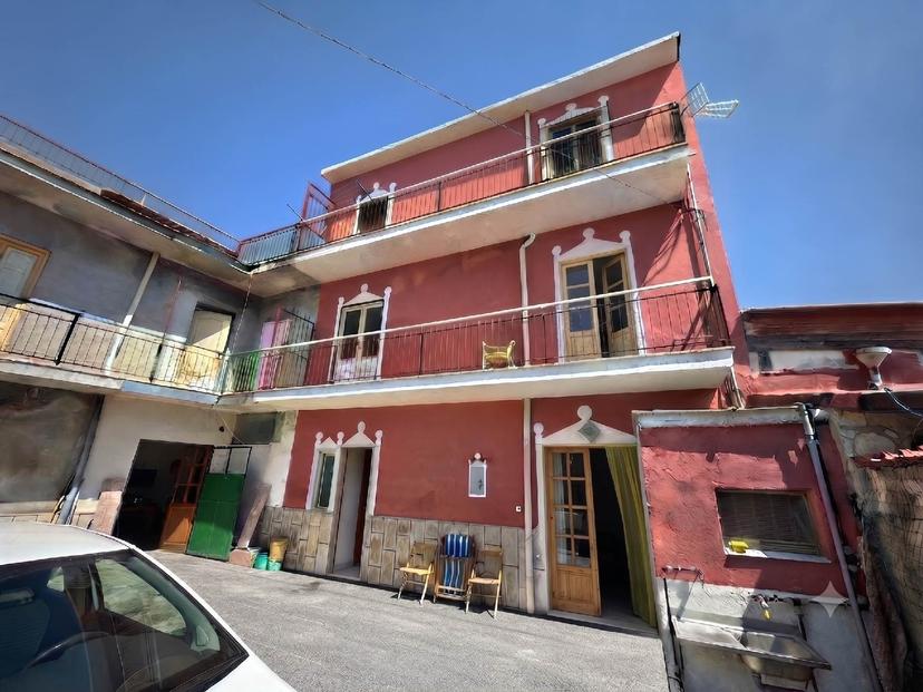 Casa indipendente in Via Taglialatela, Mondragone — foto 2 di 5