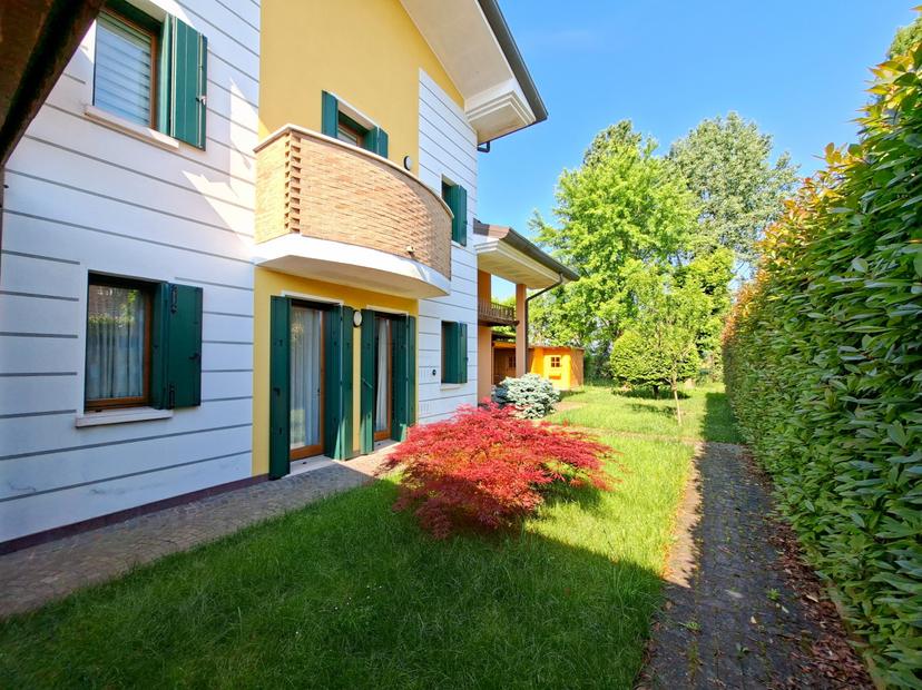 Villa, Due Carrare — foto 2 di 5