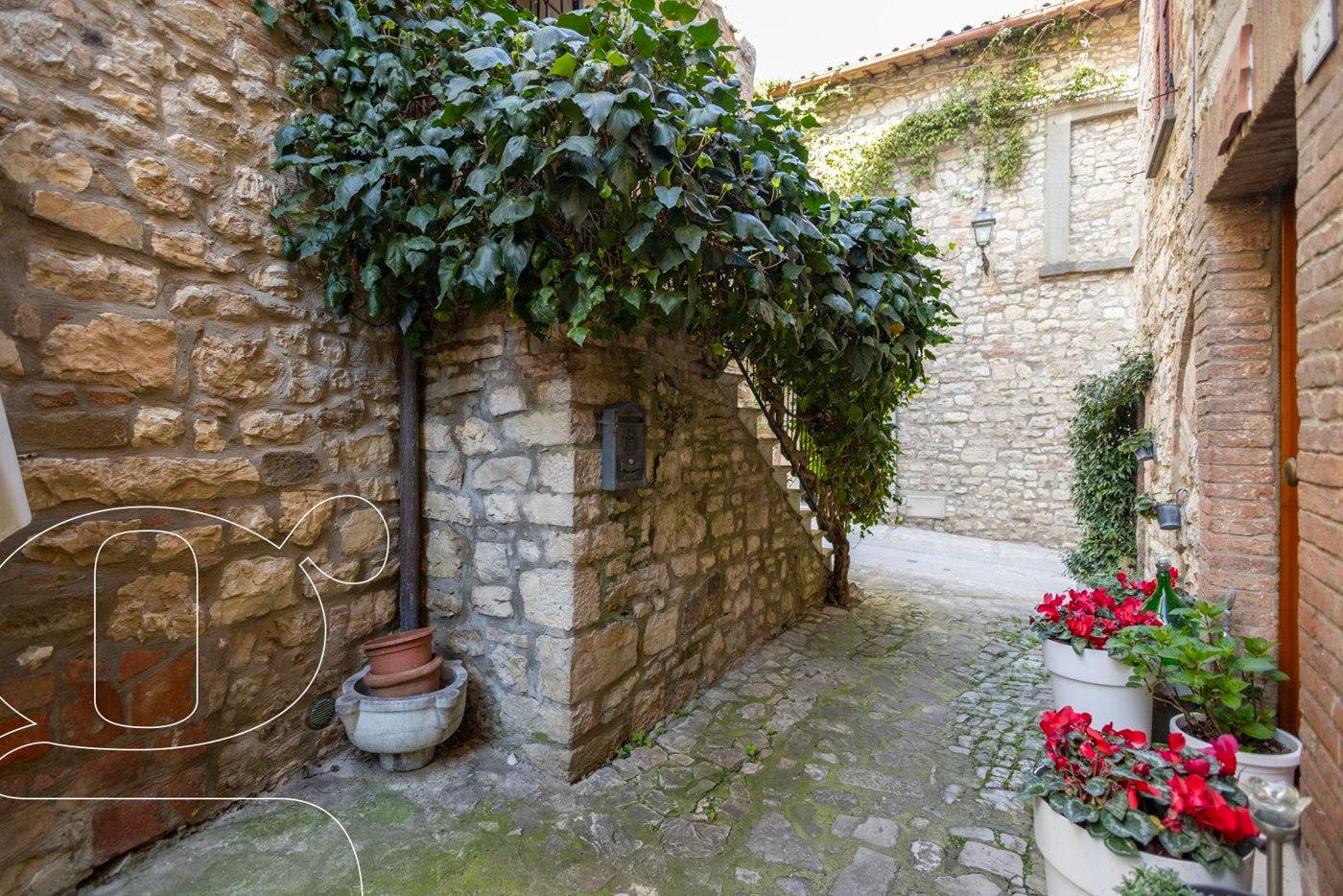 Villa plurifamiliare in Vicolo del Poggio 2, Monte Castello di Vibio