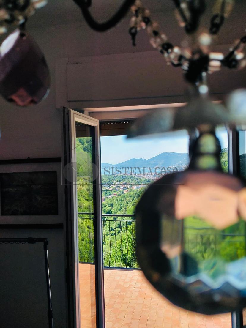 Villa in Via Fratelli Aristide E Alduino Castellini 8, Vezzano Ligure
