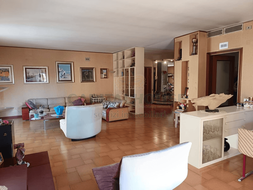 Appartamento in Via Gioacchino Rossini, Caserta