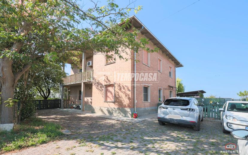 Villa in Via Luzzo, Budrio — foto 3 di 5