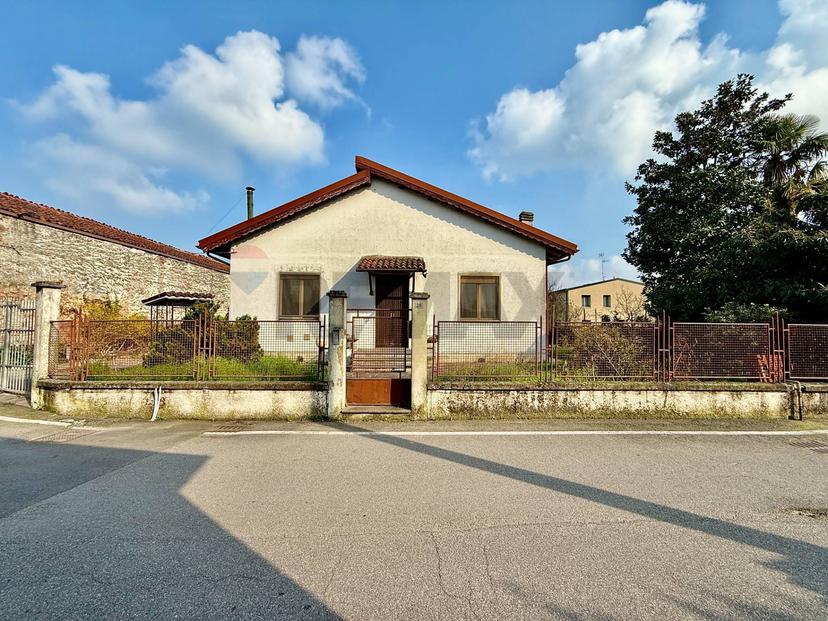 Casa indipendente in Via Alessandro Manzoni 26, Corte de' Frati — foto 4 di 5