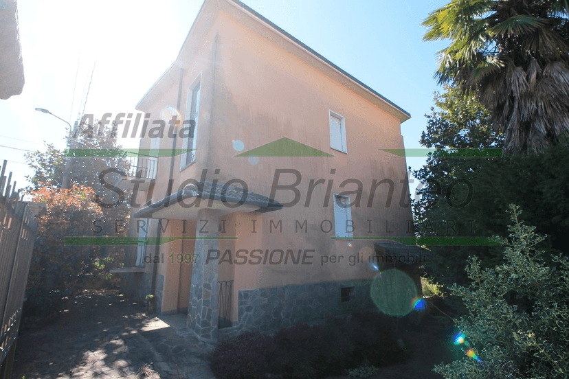 Trilocale in Via Genova, Carate Brianza — foto 5 di 5