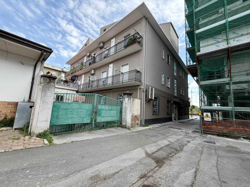 Trilocale in Via Pesaro, Bellizzi — foto 3 di 5