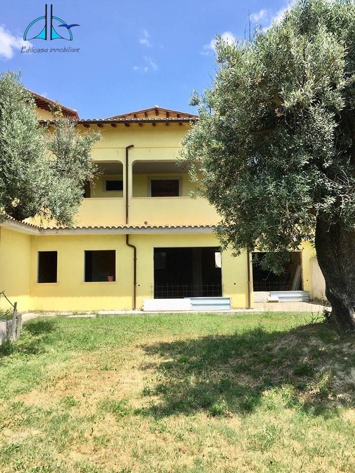 Villa in Via Santo Pietro Snc, Fara in Sabina — foto 3 di 5