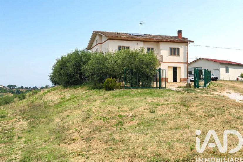 Villa in C.da Bucchiano 40, Monte Rinaldo