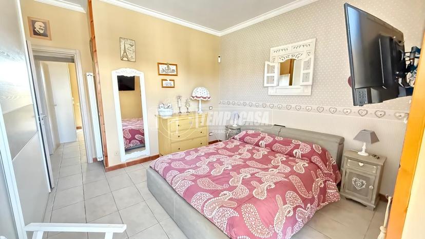 Trilocale in Via Fratelli Cervi 20/-Girasole, Giugliano in Campania — foto 3 di 5