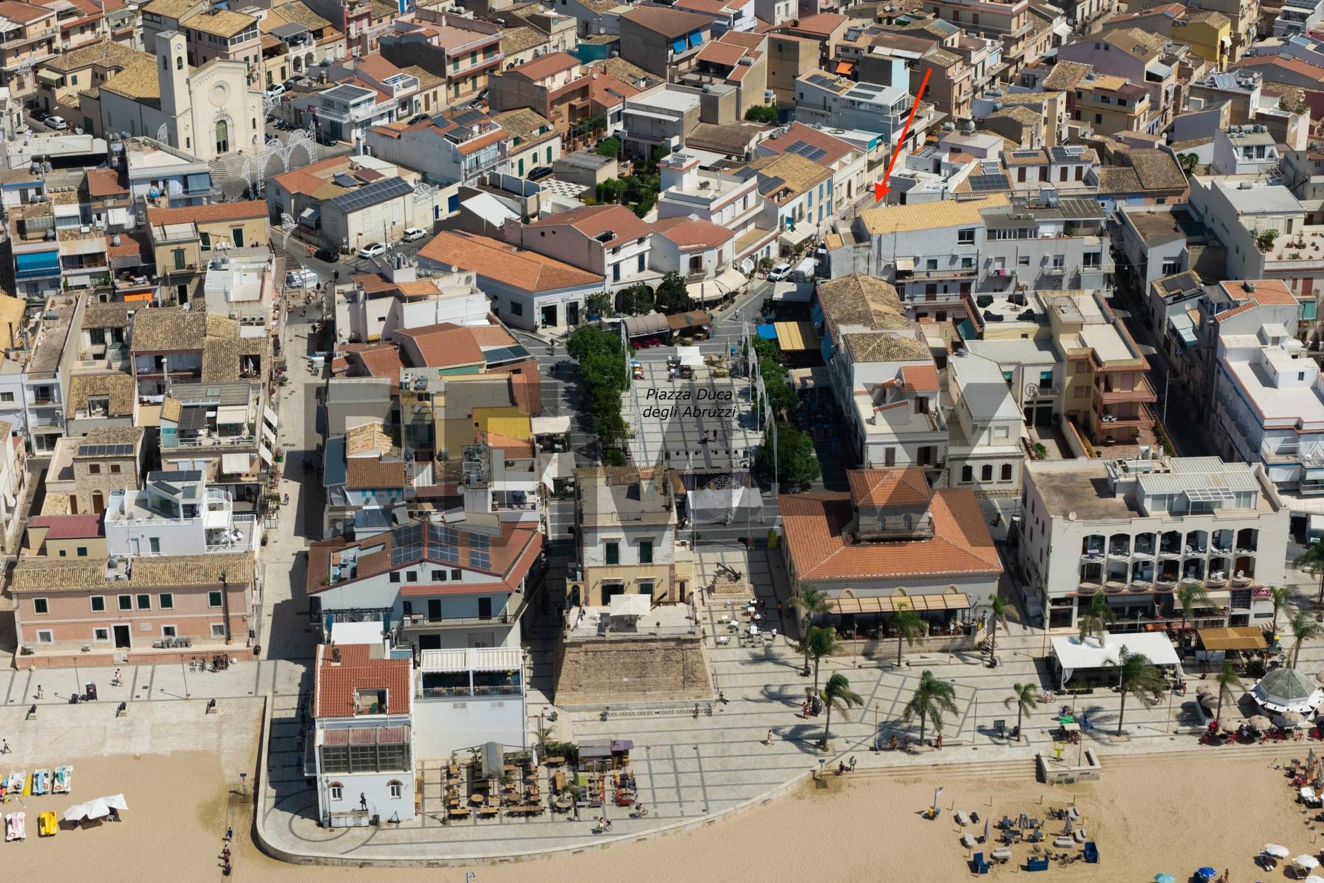 Casa indipendente in Piazza Duca degli Abruzzi 2, Ragusa