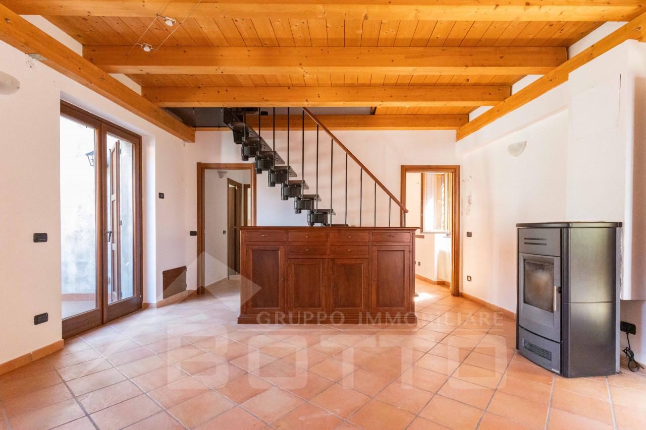 Casa indipendente in Via Garibaldi 13a, Cavaglio d'Agogna