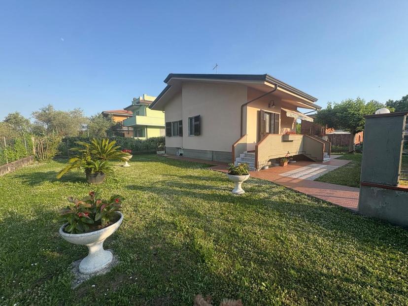 Casa indipendente, Massa — foto 3 di 5