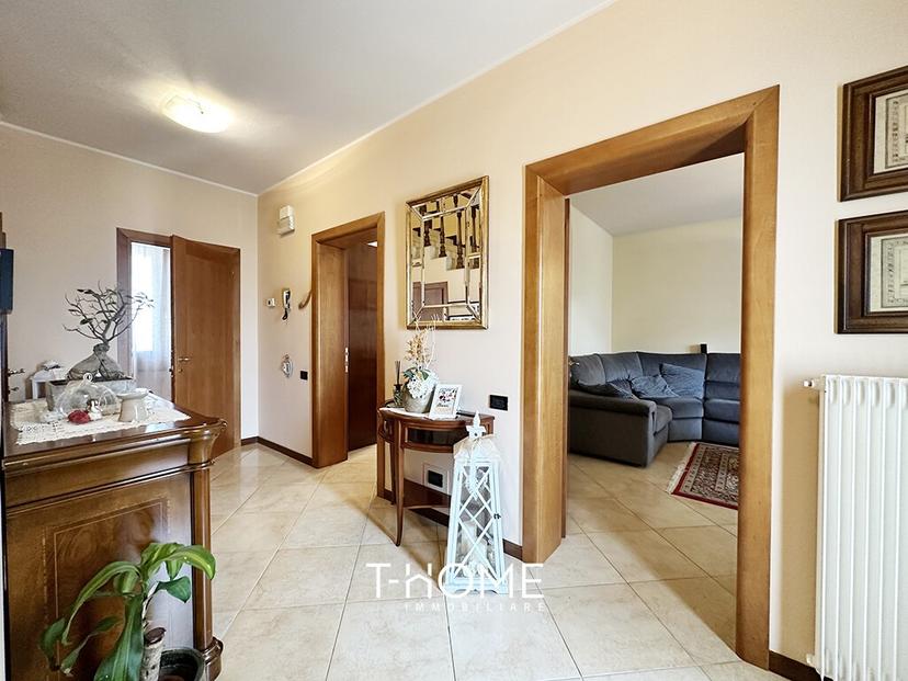Villa trifamiliare, Romano d'Ezzelino — foto 4 di 5