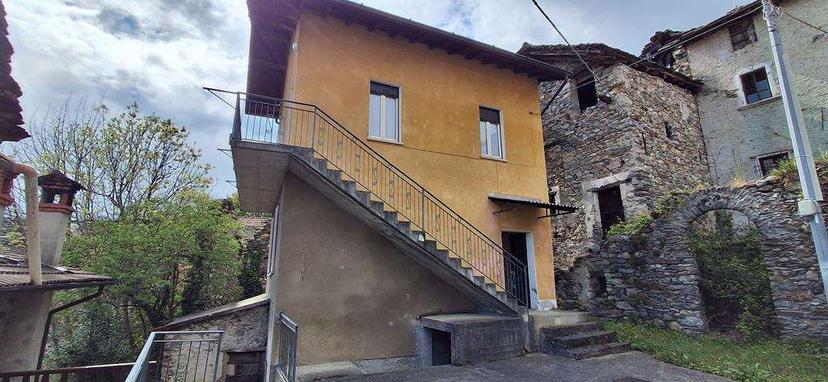 Casa indipendente, Livo — foto 2 di 5