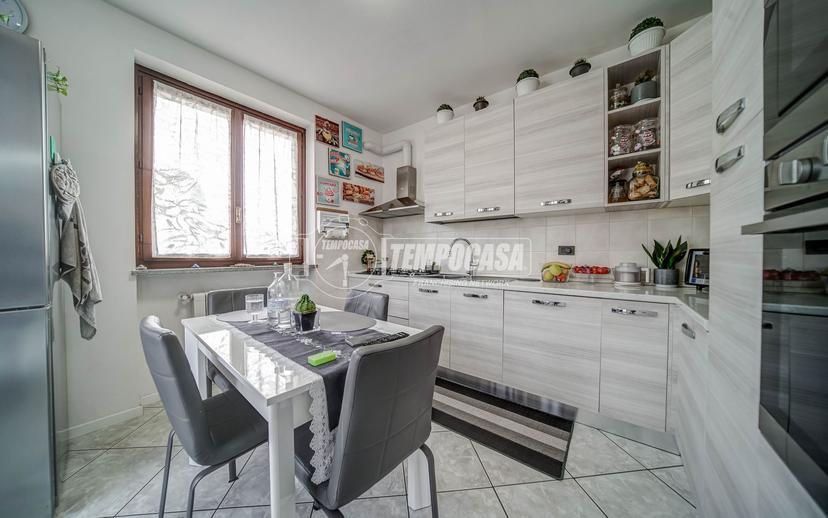 Trilocale in Via Massimo d'Antona, Castelletto sopra Ticino — foto 2 di 5