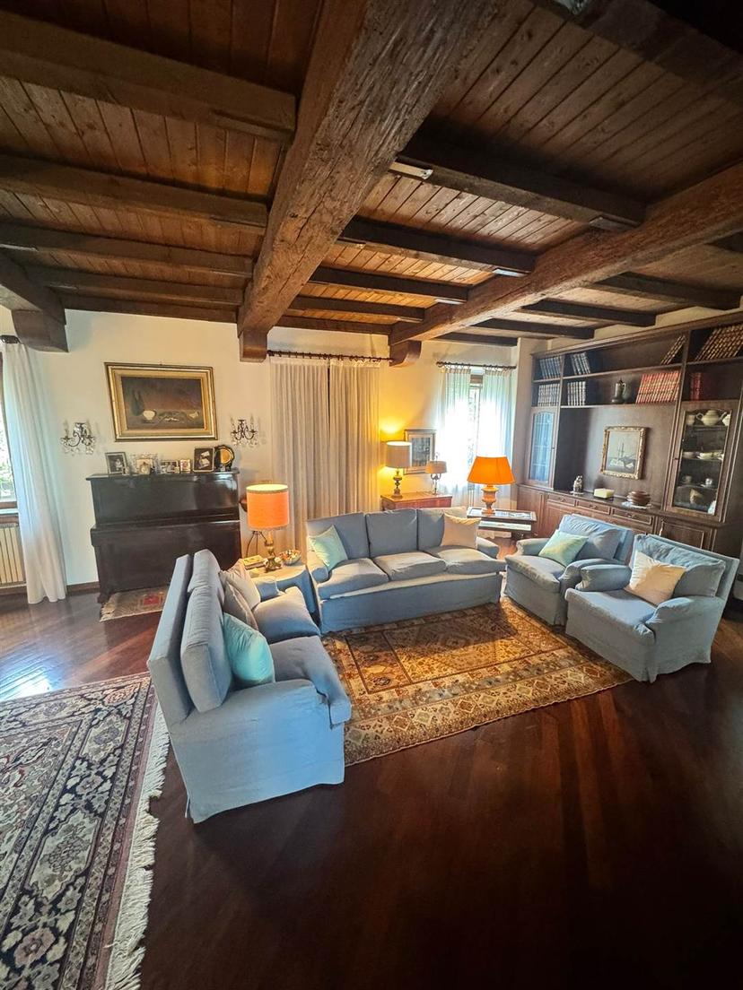 Villa in Via Ferdinando di Borbone, Piacenza