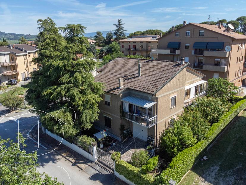 Casa indipendente in Via Caduti della Miniera  33, Giano dell'Umbria — foto 2 di 5