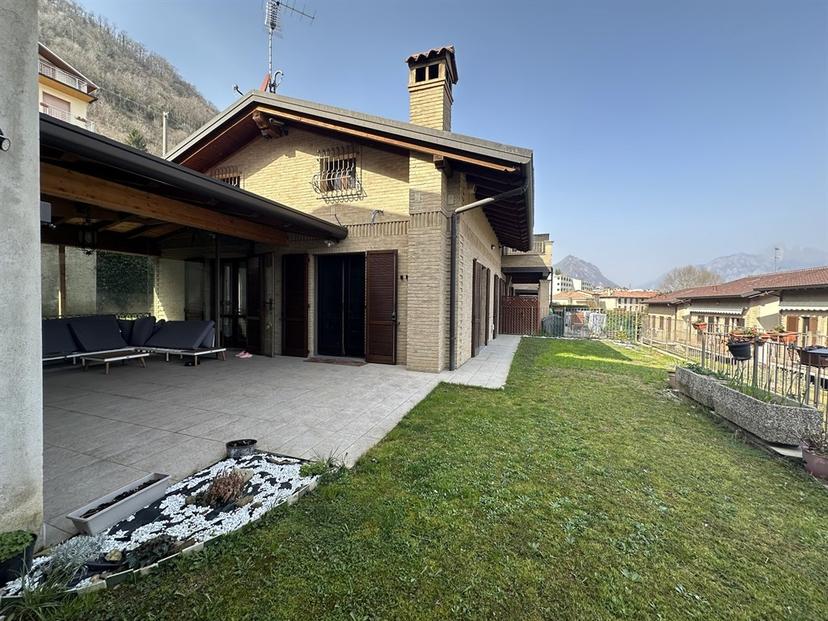 Villa bifamiliare in Via Santa Maria, Olginate — foto 2 di 5