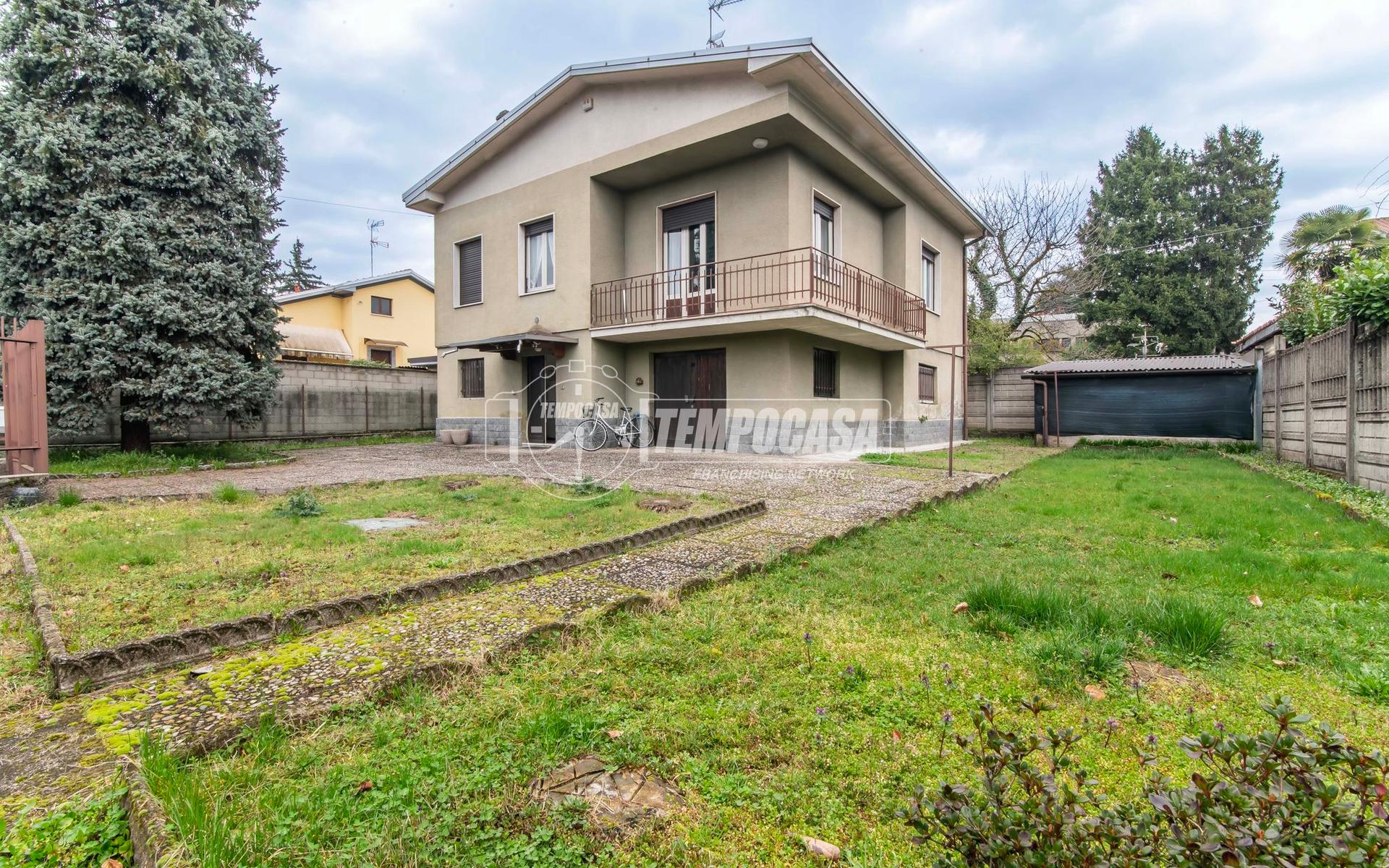 Villa in Via Trento 31, Marnate