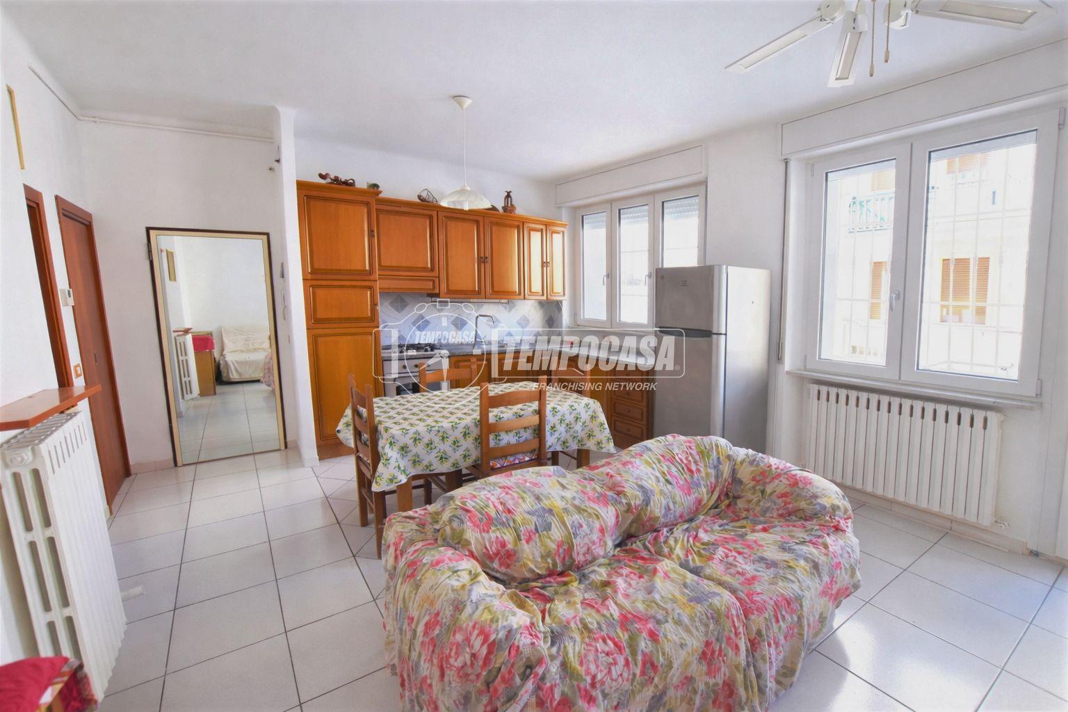 Trilocale in Via Gaetano Properzi 274, Porto San Giorgio