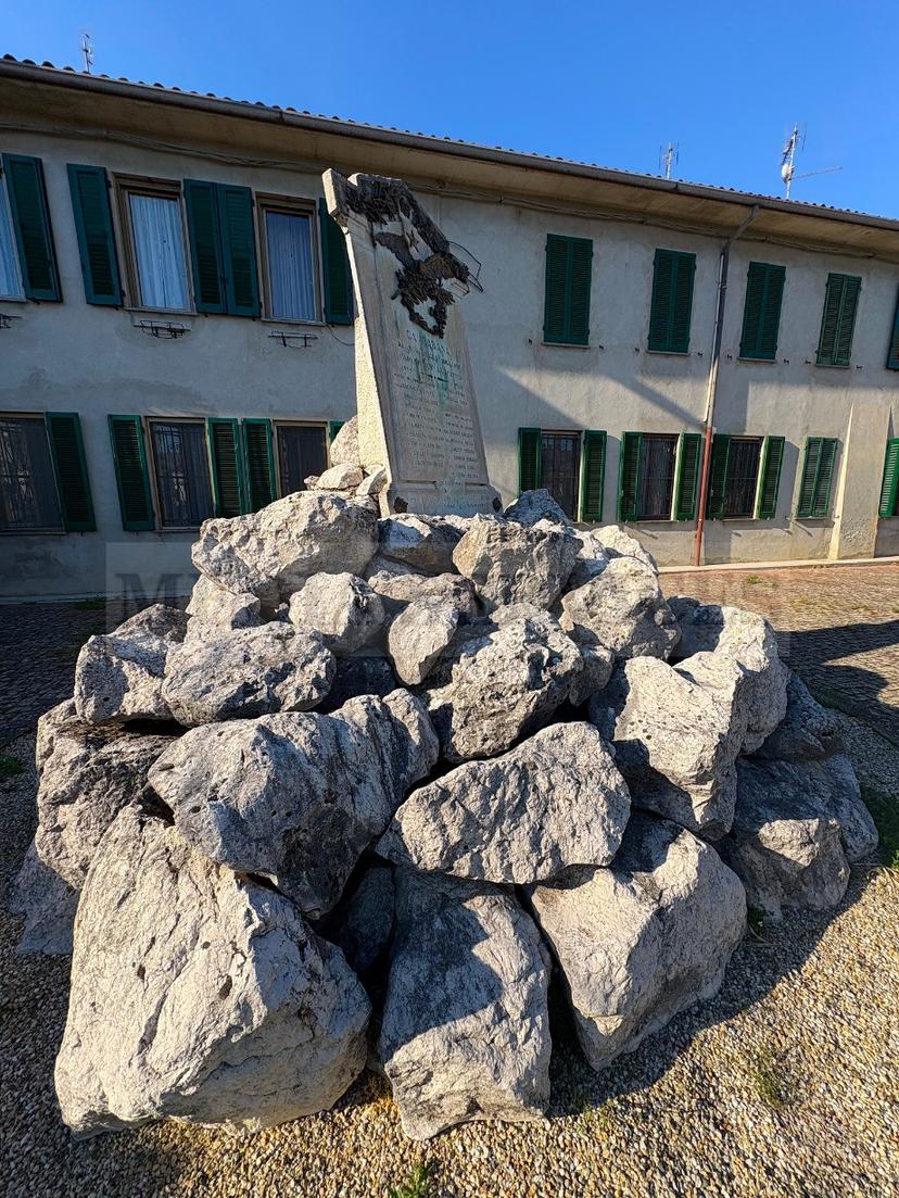 Trilocale in Via Giuseppe Garibaldi N° 19, Mede — foto 4 di 5