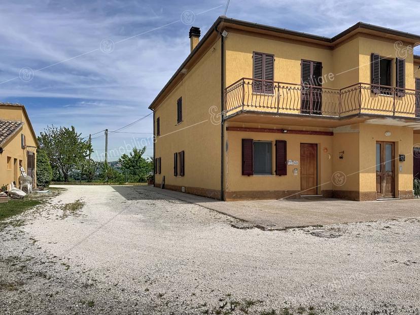 Villa in Contrada Addolorata 42, Recanati — foto 2 di 5