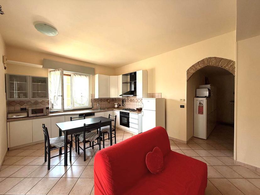 Bilocale in Via Mazzini, Borghetto Santo Spirito — foto 3 di 5