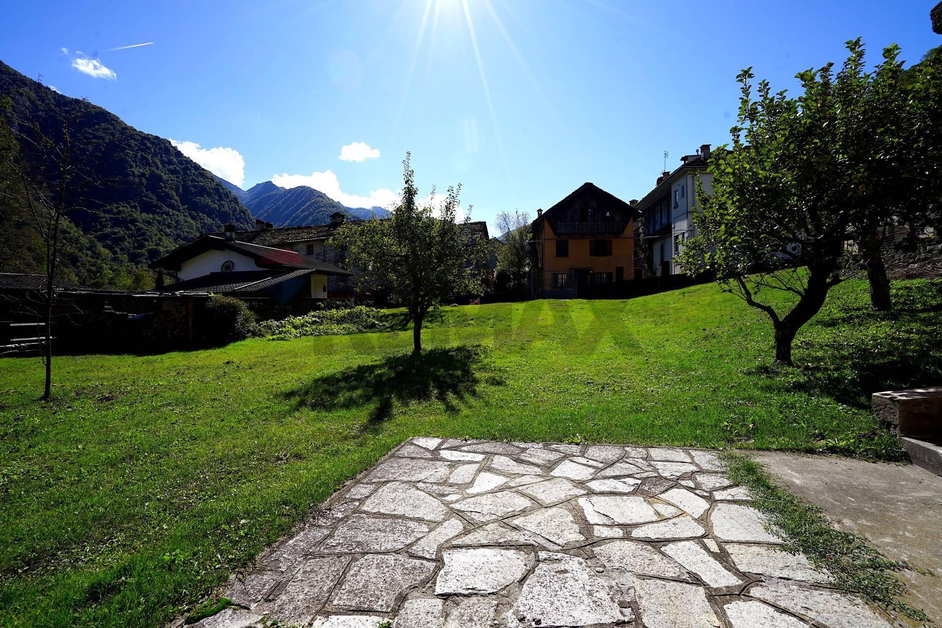 Trilocale in Via Monterosa 57, Scopa