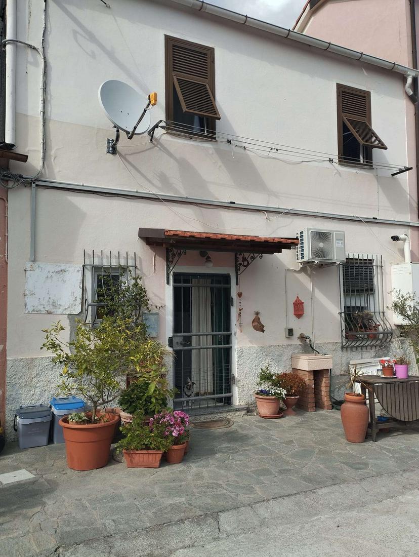 Villa a schiera, Savona — foto 3 di 5