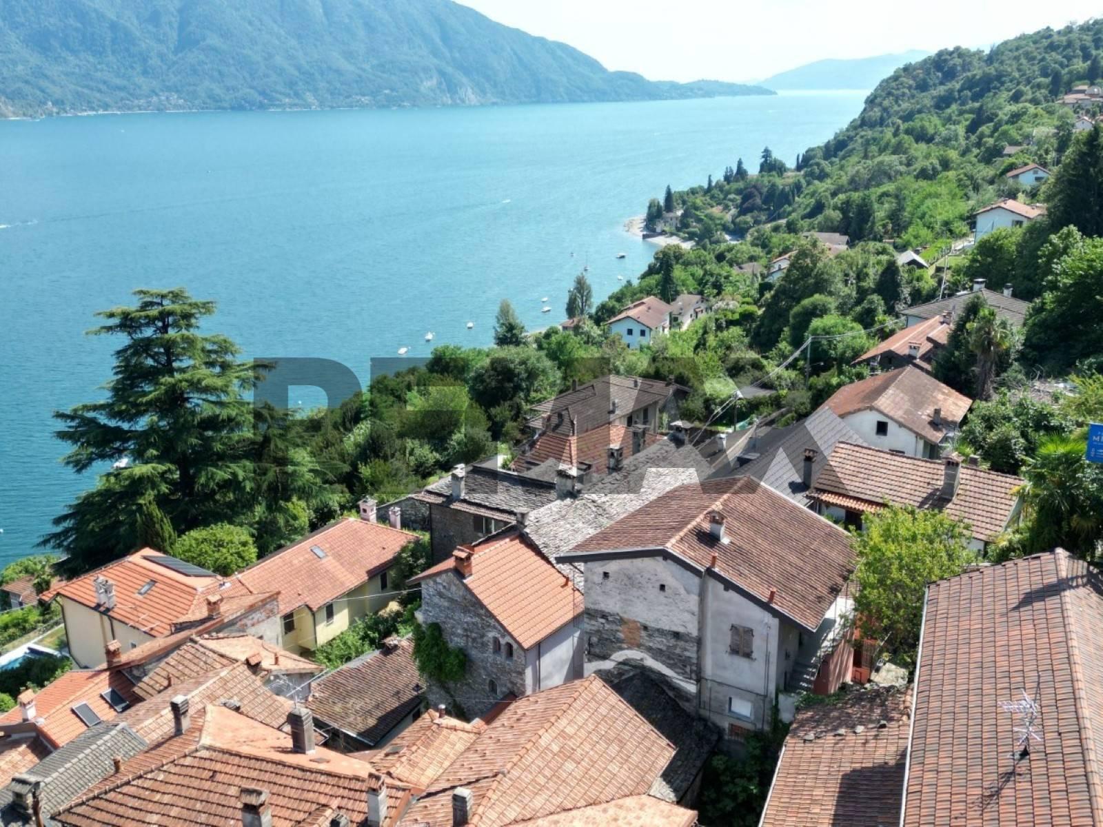 Casa indipendente in Rione Cadevecchio 500, Oggebbio