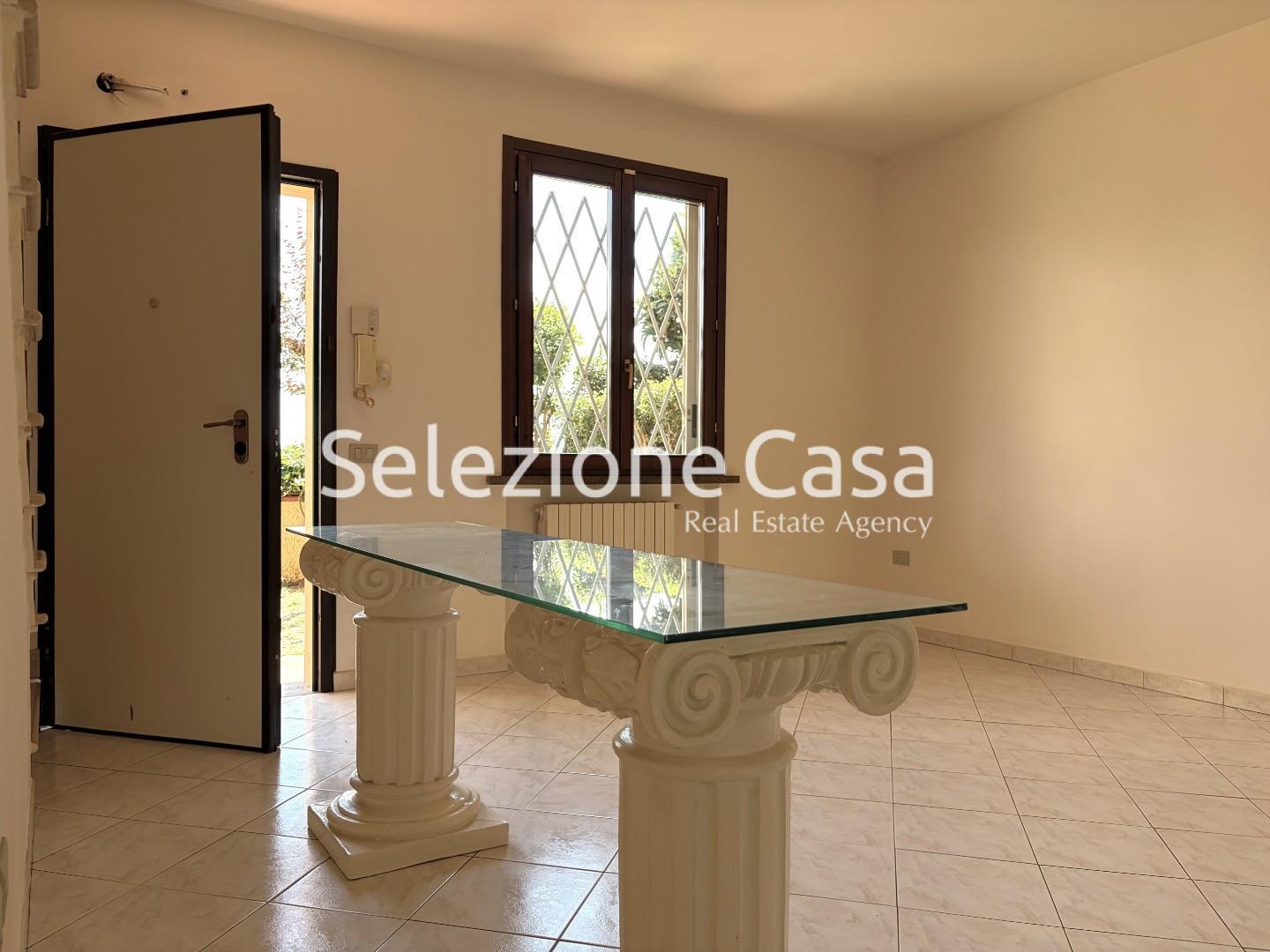 Villa a schiera, Pontedera