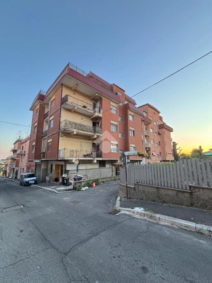Trilocale in Via Palmiro Togliatti 32, Genzano di Roma — foto 5 di 5