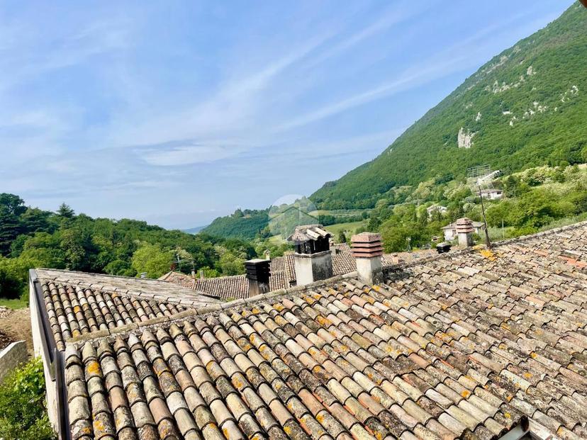 Rustico in Località Vilmezzano 23, Caprino Veronese — foto 4 di 5