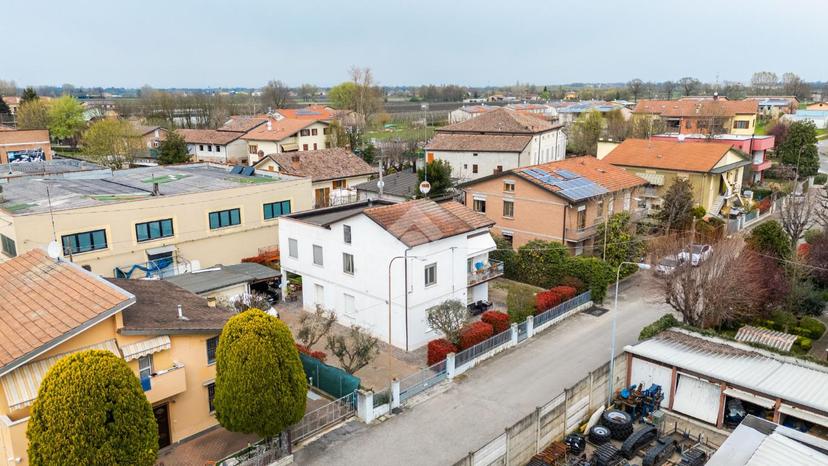Villa in Via Roma 39, San Martino in Rio — foto 2 di 5