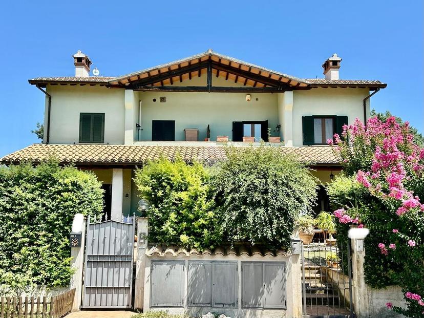 Villa in Via Serafino Borgiani 1, Spoleto — foto 3 di 5