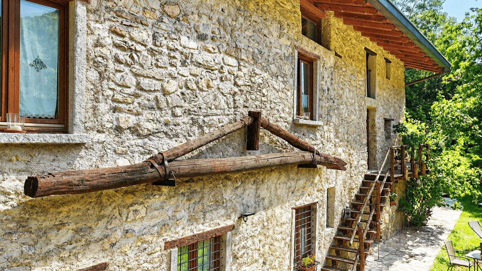 Villa in Via Grassi Lunghi, Pasturo