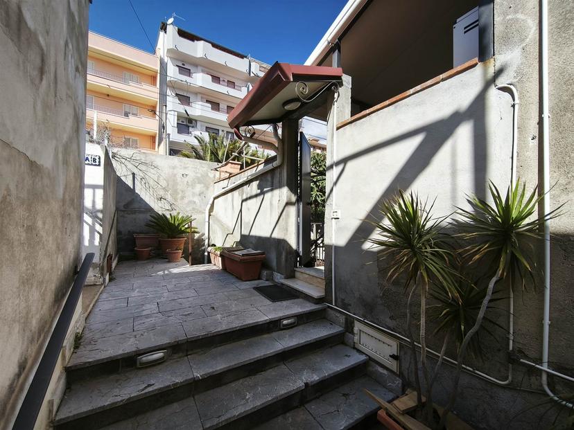 Terratetto in Corso Umberto I, Nizza di Sicilia — foto 2 di 5