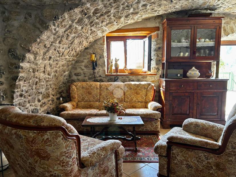 Casa indipendente in Via S. Pietro 5, Lozio — foto 2 di 5