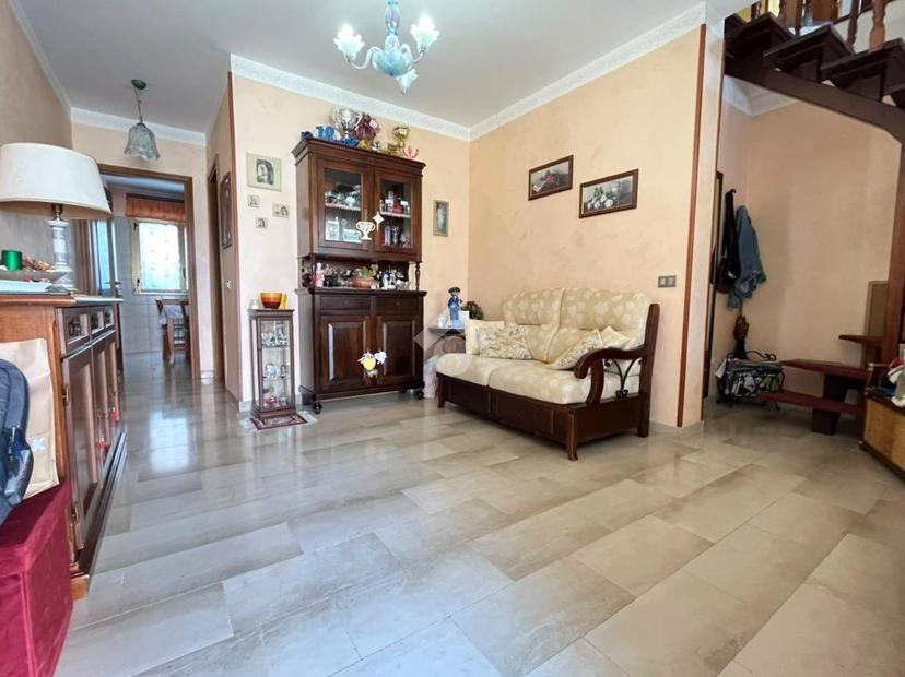 Trilocale in Via Sbarre Centrali 516, Reggio di Calabria — foto 3 di 5