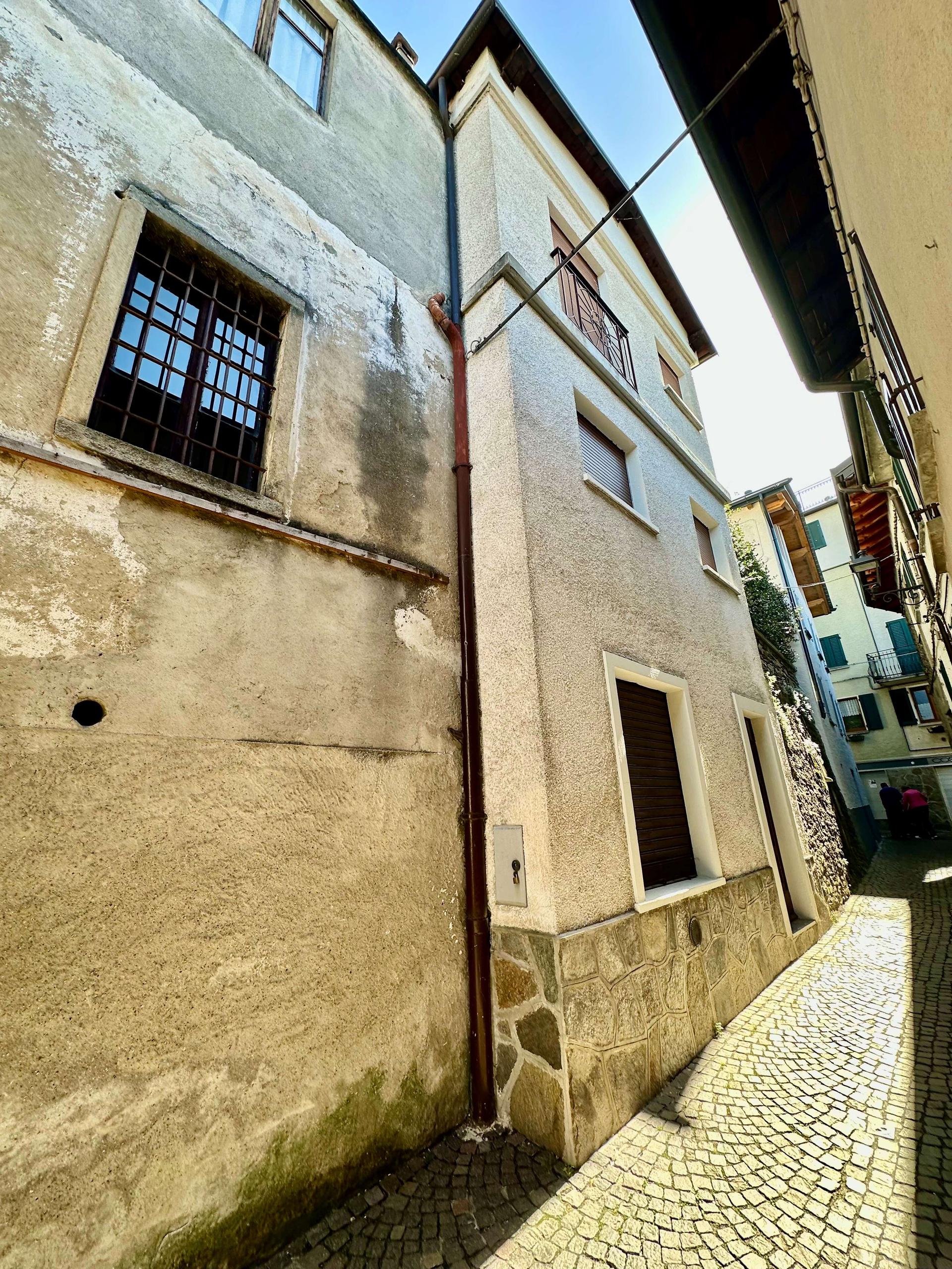 Porzione di casa in Via Vittorio Emanuele  19, Premana
